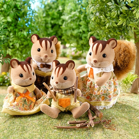 Walnut Squirrel Family - 3