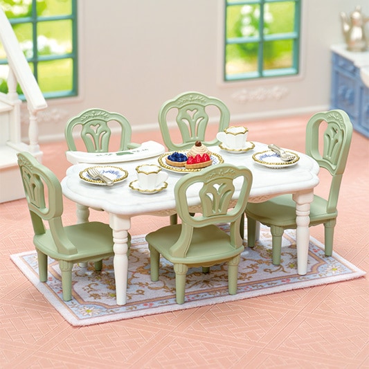Red Roof Riverside Manor Elegant Dining Room - 3